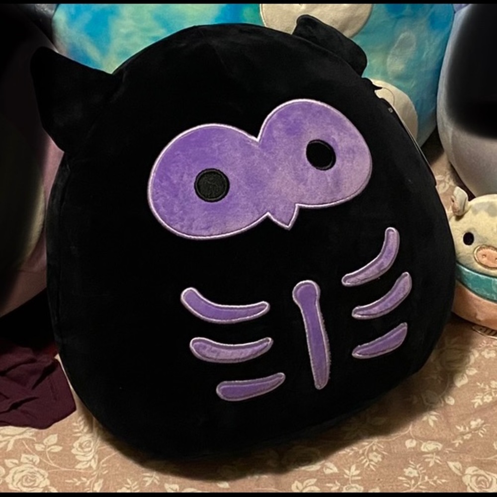Holly squishmallow